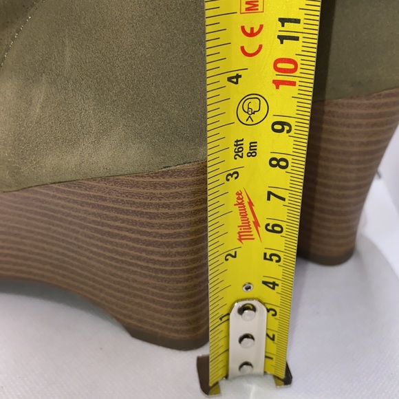 Cushion Walk Woman's Genuine Suede Perforated Heeled Boots Olive Green Size 9 - Picture 15 of 16